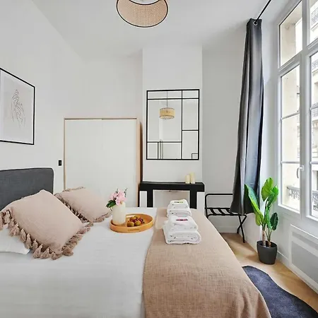 Apartment Beautiful Place-6p- Republique *